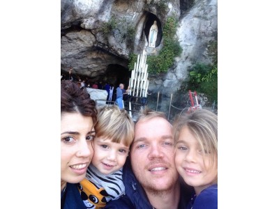 Caterina e la famiglia a Lourdes
