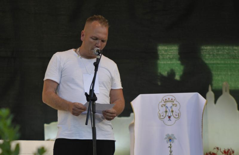 Testimonianza del marito Jonata allo stadio di Macerata